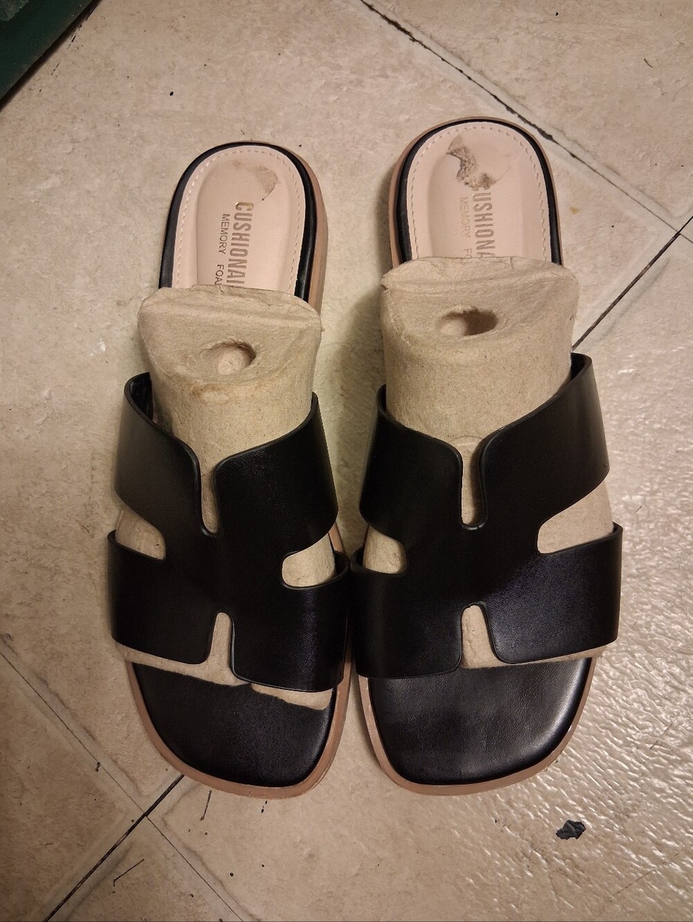 Womens Cushionaire Black Slide Sandals for Size 7M